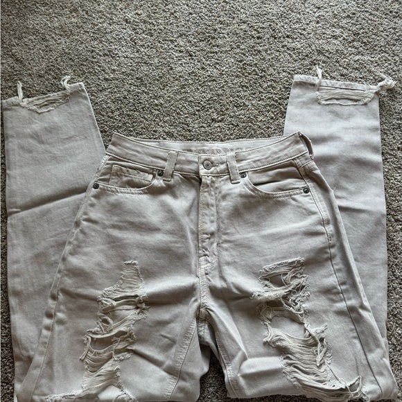 American Eagle Mom Jean - Picture 2 of 13